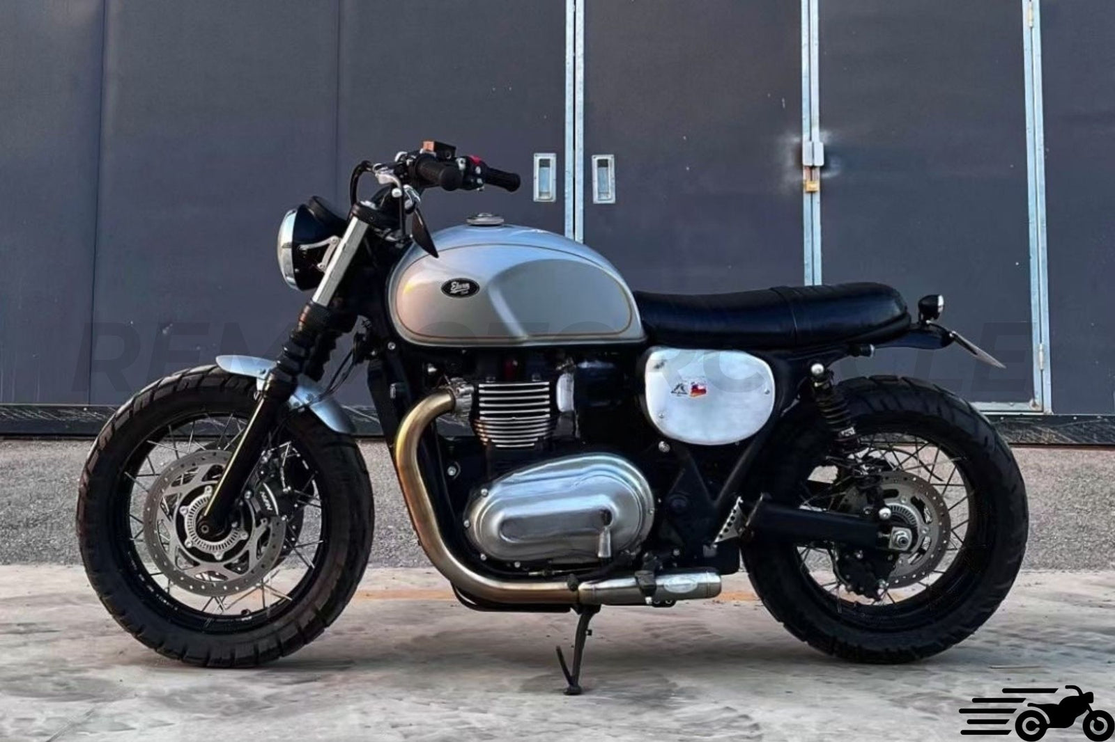 Elf kurzer Auspuff für Cromwell 1200