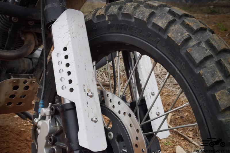 Aluminum universal fork protective