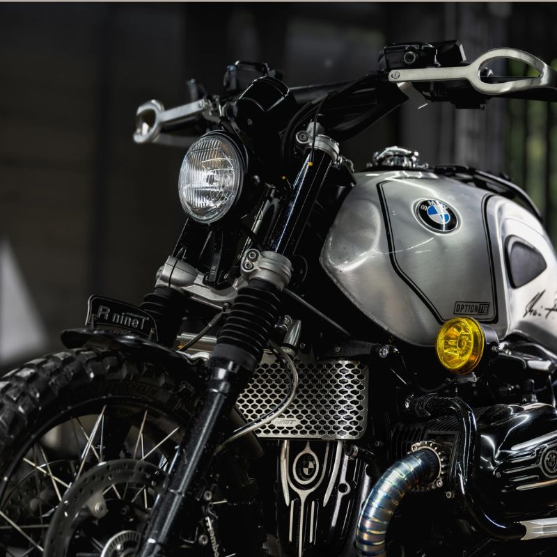 Réhaut support de phare avant BMW R12