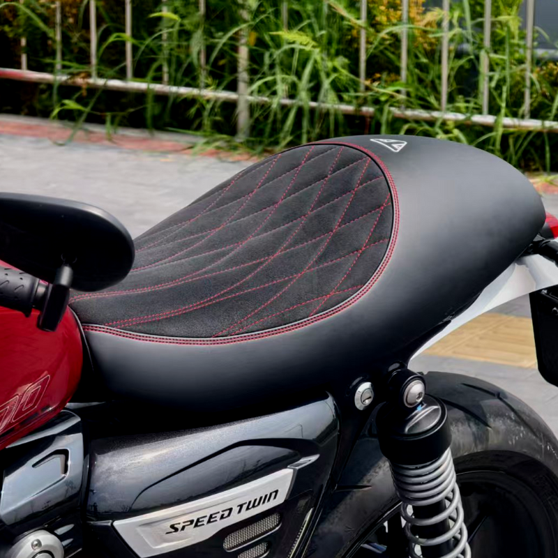 Café Racer Speed Twin 1200 satula