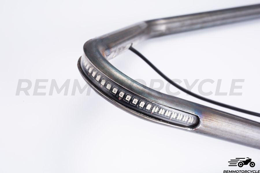 Gancu yang dibangkitkan dengan jalur LED bersepadu untuk pelana perlumbaan 2