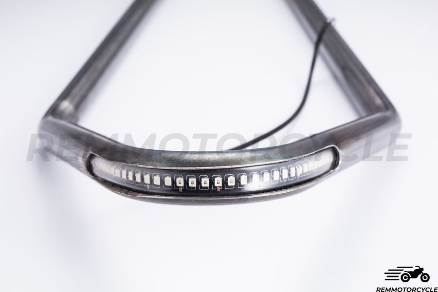 Gancu yang dibangkitkan dengan jalur LED bersepadu untuk pelana perlumbaan 2