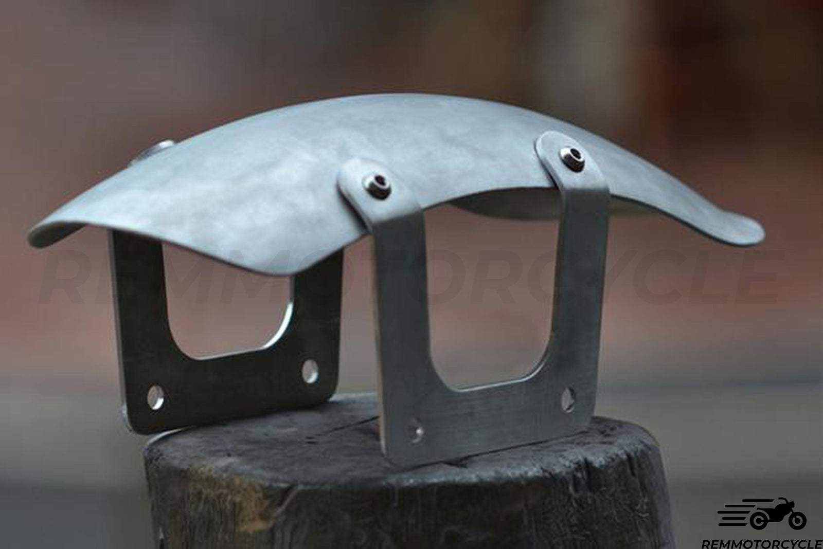 Aluminum front fender 11 x 34 cm with supports