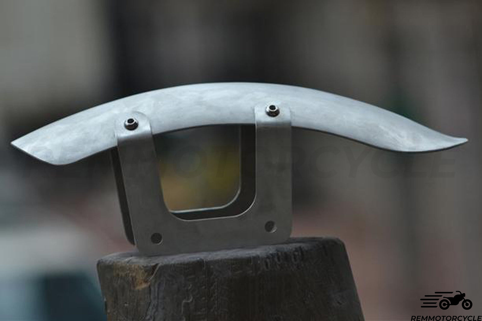 Aluminum front fender 11 x 34 cm with supports