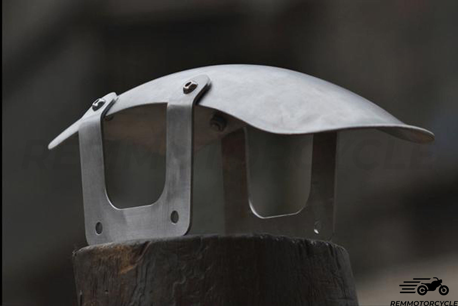 Aluminum front fender 11 x 34 cm with supports