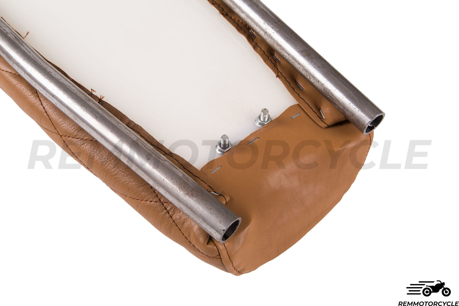 Selle en Cuir Camel type 2 relevée Diamant avec boucle