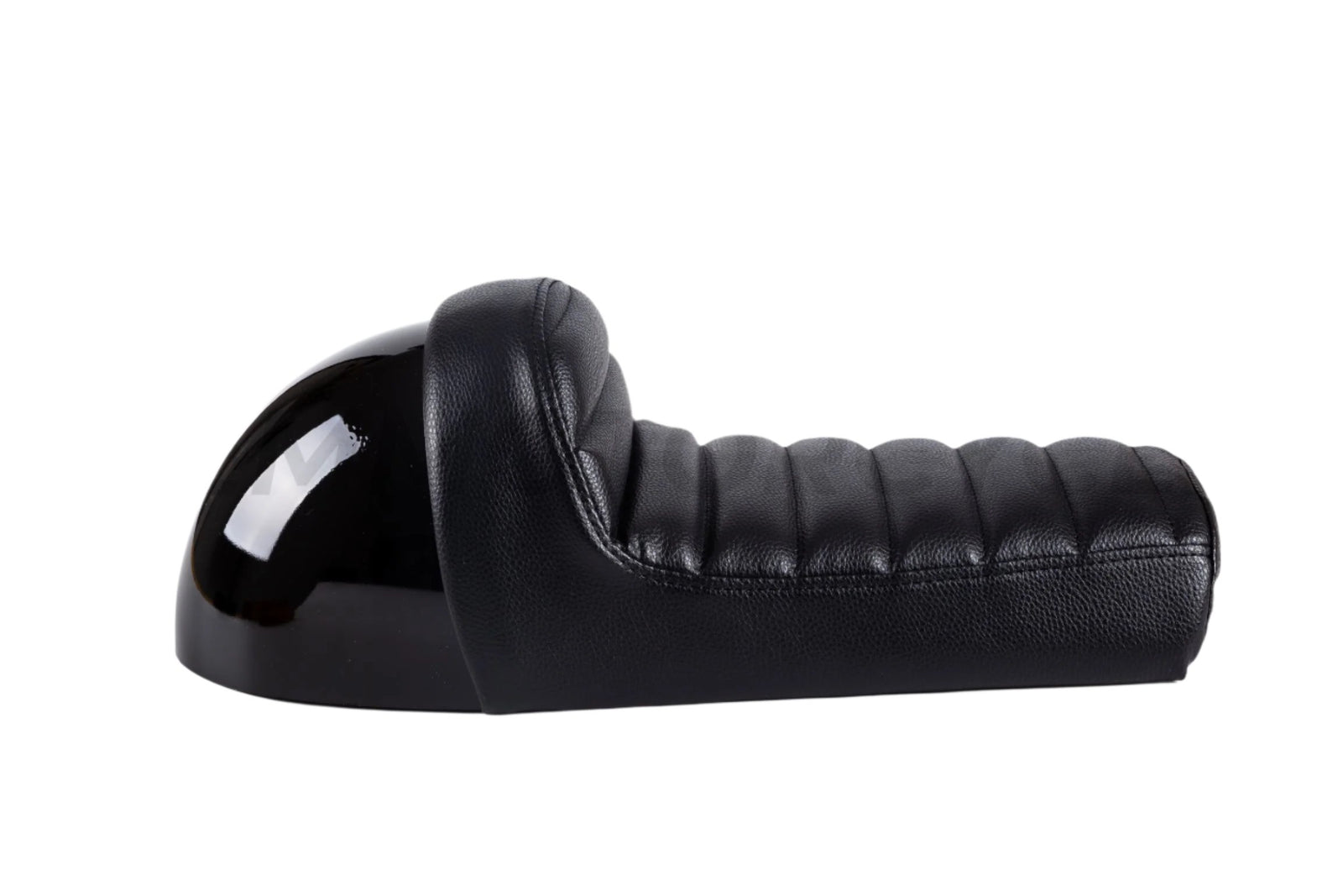 Cangkang kafe hitam pendek dengan pelana hitam