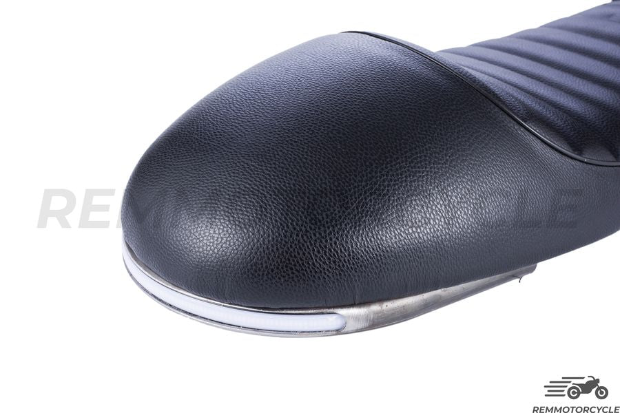 Renner schwarzer Sattel + Paraditische kligntotische LED -Schleife