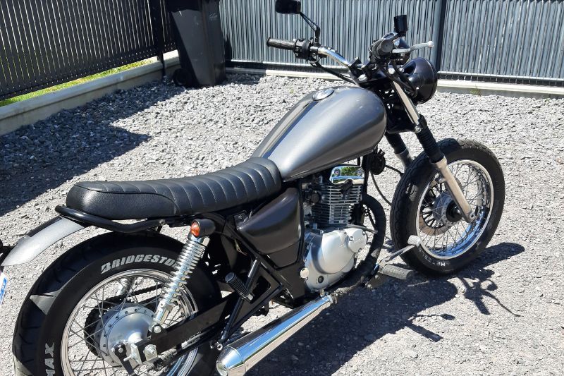 Support De Moteur Pour Suzuki Marauder 125 - Pièce D'occasion En état De Fonctionnement