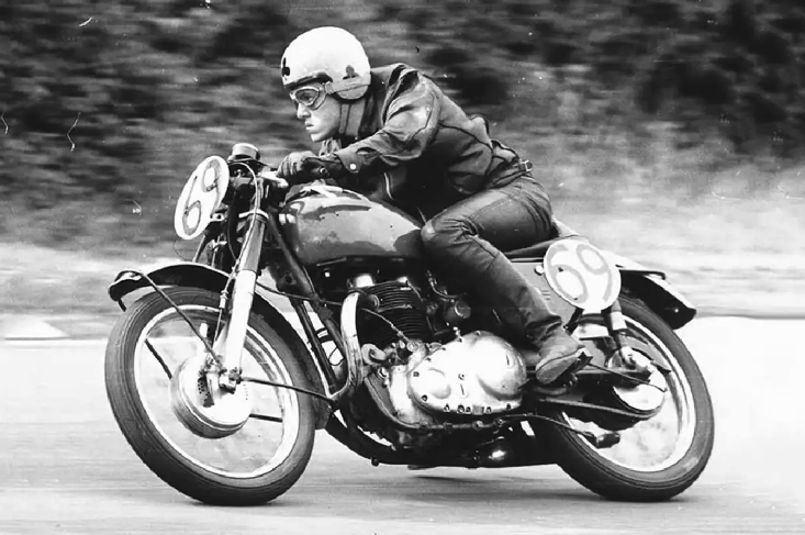 C'est quoi un cafe racer?