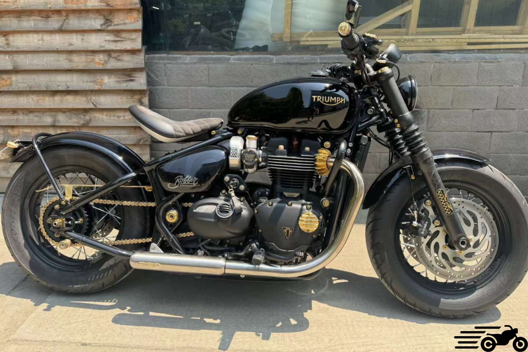 Rövid Triumph Bobber 1200 kipufogó