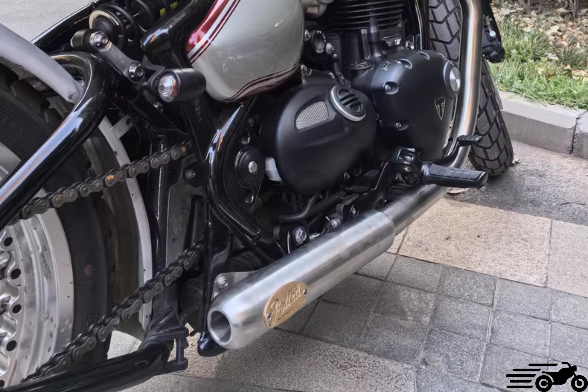 Kort triumf Bobber 1200 udstødning