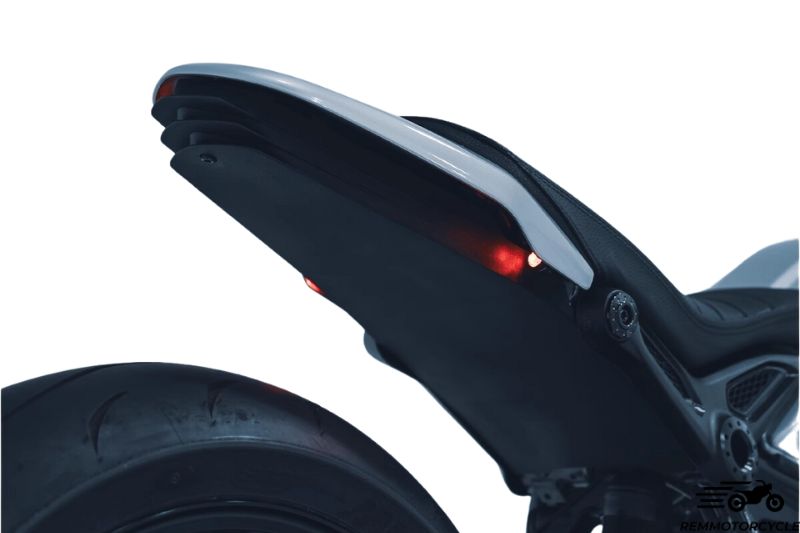 Coque arrière + feu LED intégré BMW R18