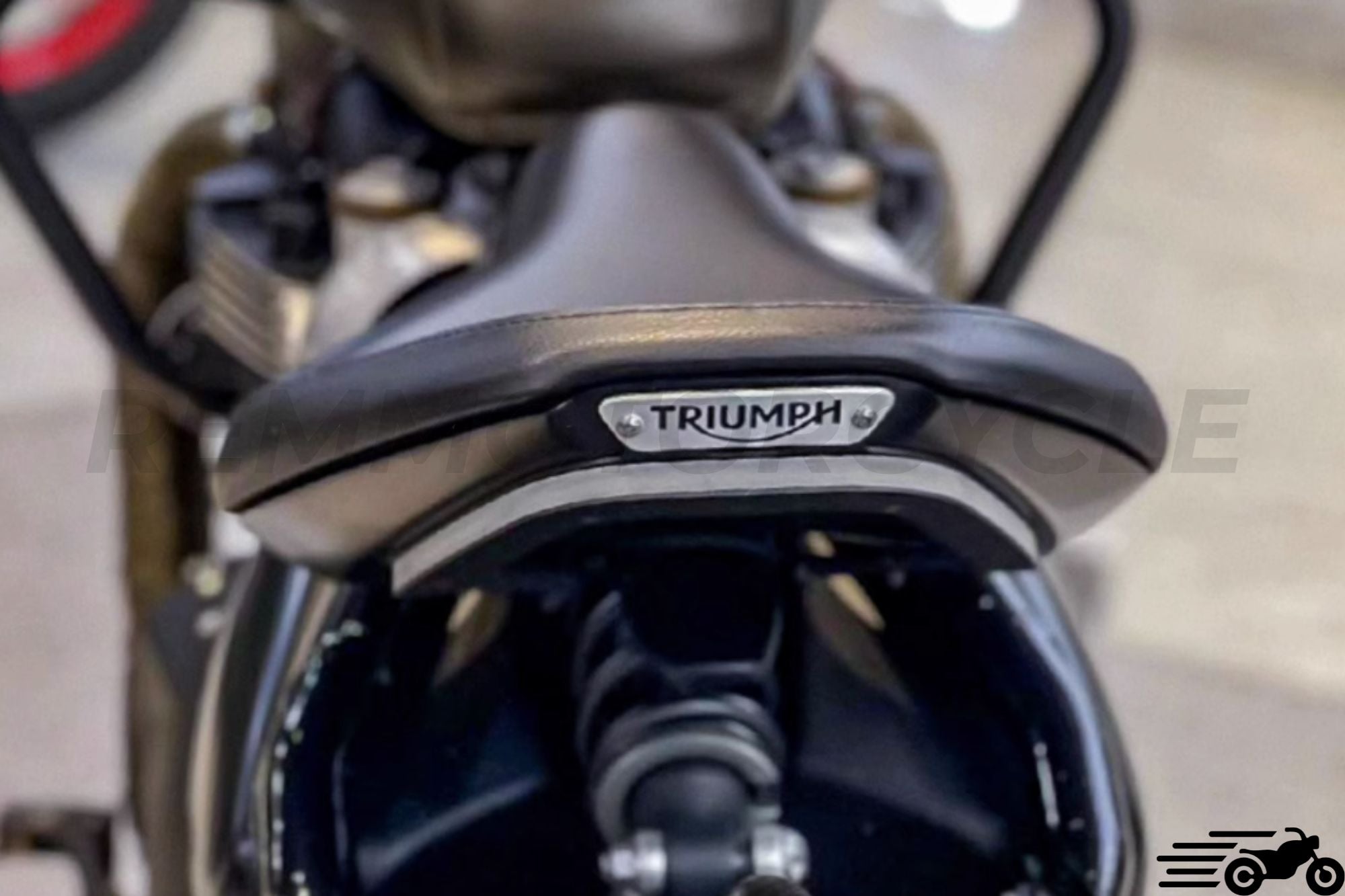 Feu arrière intégré Triumph Bobber - REMMOTORCYCLE