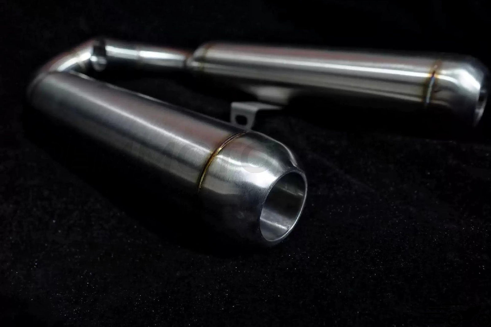 Elf kurzer Auspuff für Cromwell 1200