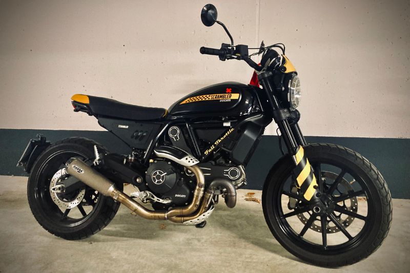 Ducati Scrambler 800 sivulevyt