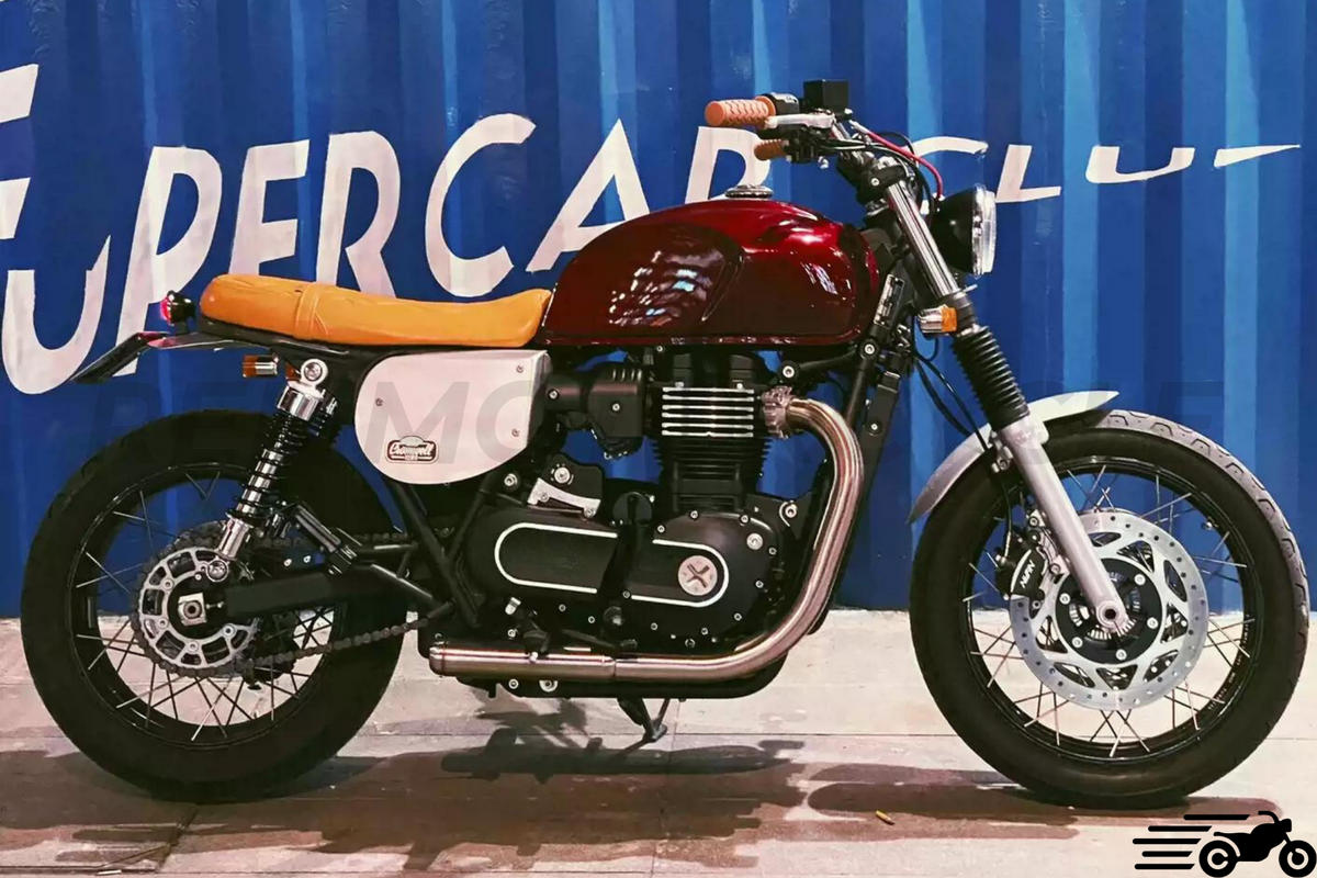 Brixton Cromwell 1200 Lumpur Belakang Pendek