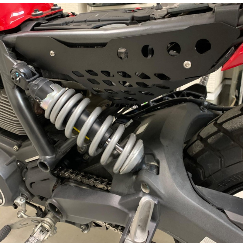 Caches latéraux aluminium Scrambler 800