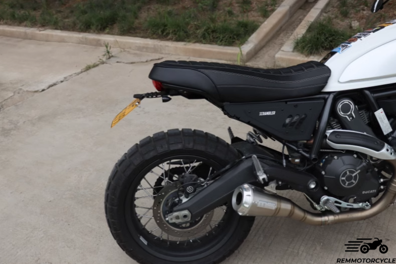 Ducati Scrambler -levyn tukisarja ja indikaattorit