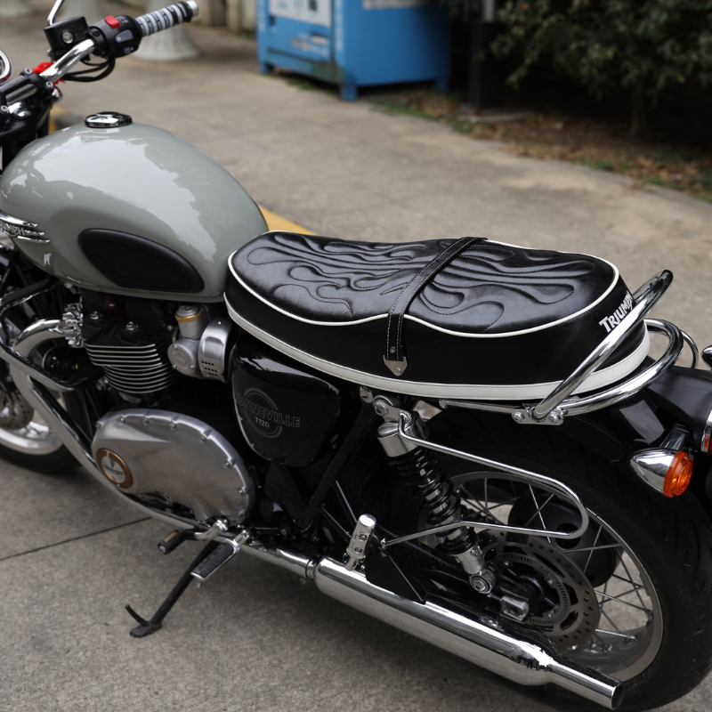 Vintage Triumph Classic saddle