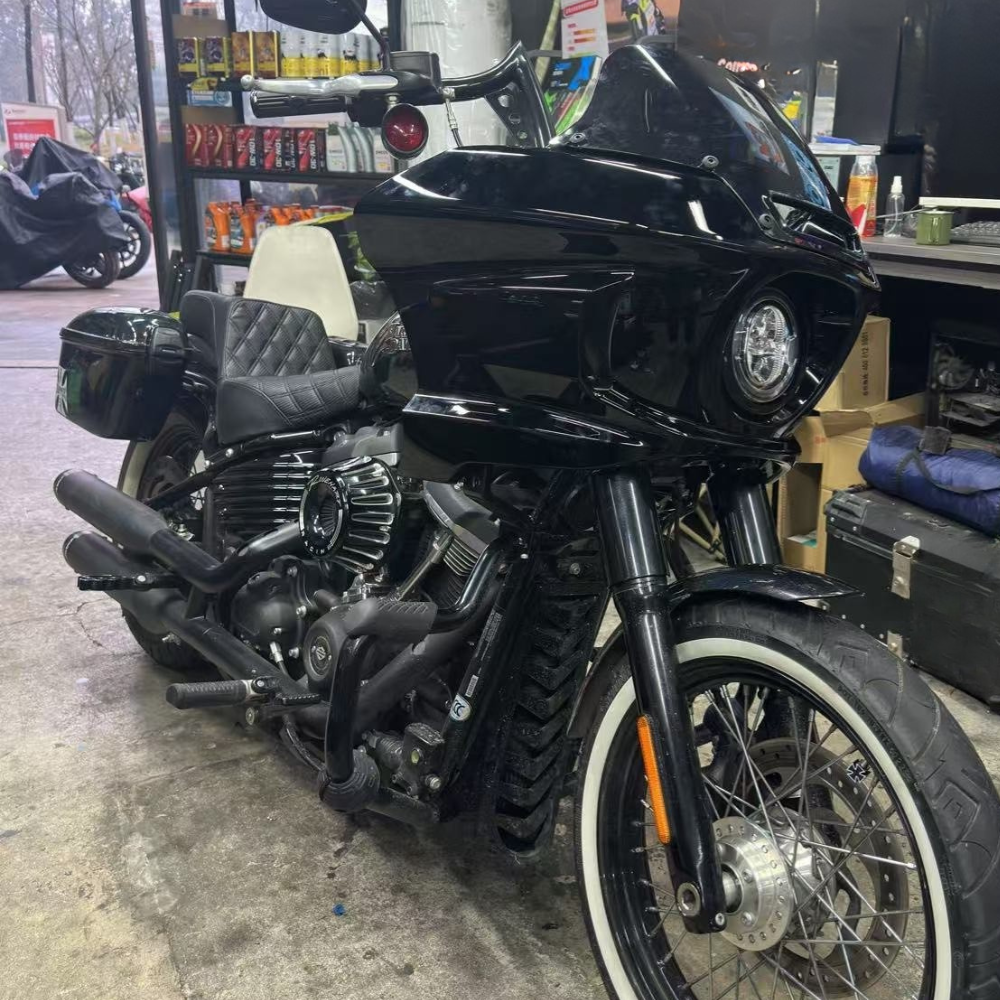 Carénage ST Club Style avec audio Harley Softail 2018+