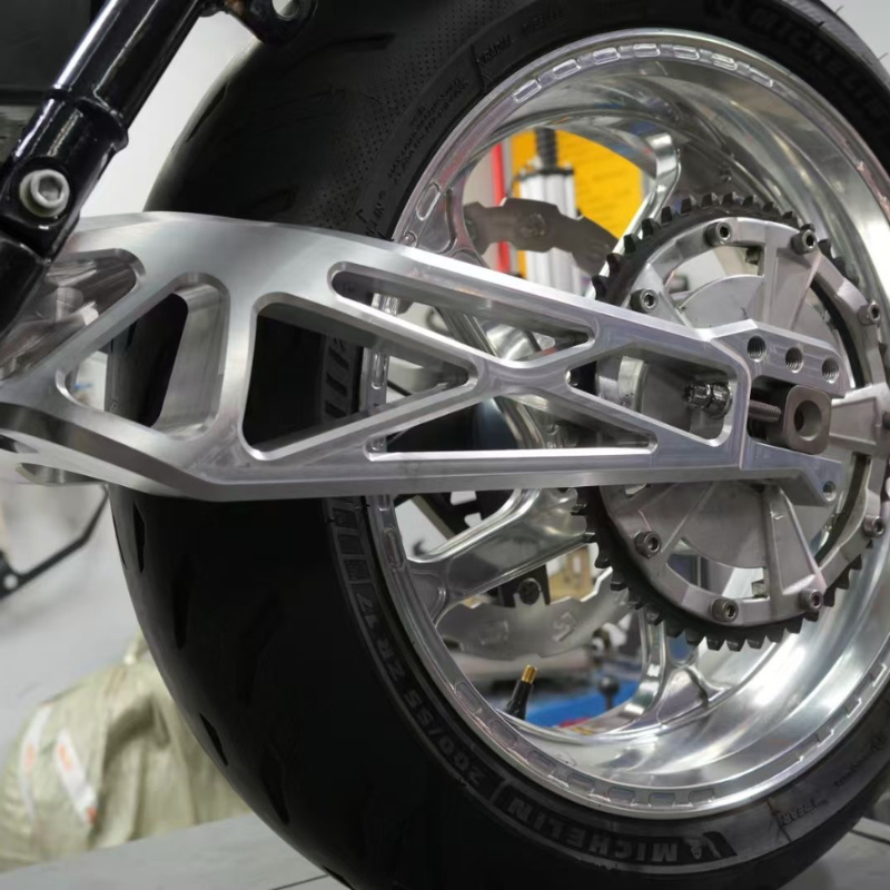 CNC 7075 Swingarm för Harley Touring