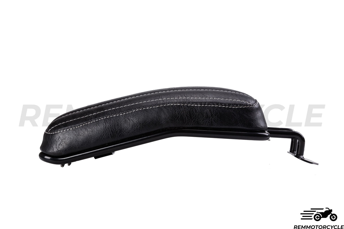 Bobber passenger saddle with support
