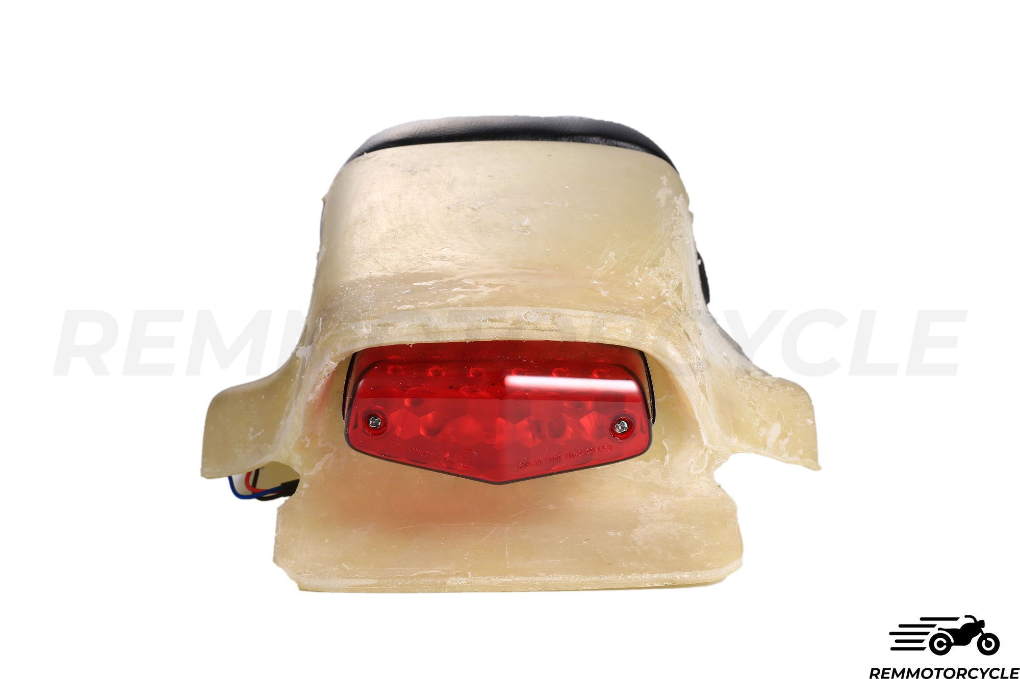Hull + flat track black or brown saddle with rear light