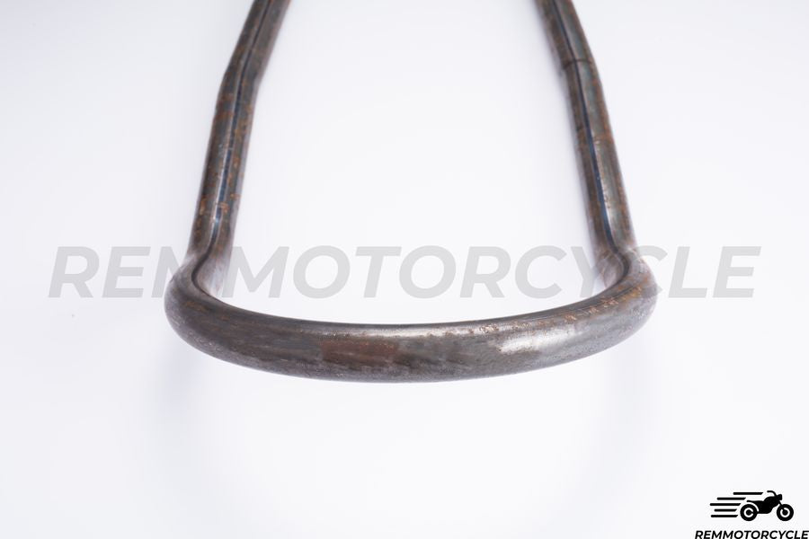 Pitkä ja nostettu scrambler -takarake. 22 tai 25 mm