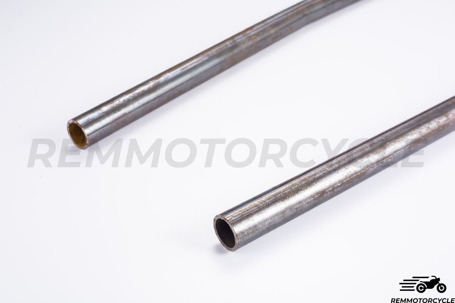 Pitkä ja nostettu scrambler -takarake. 22 tai 25 mm