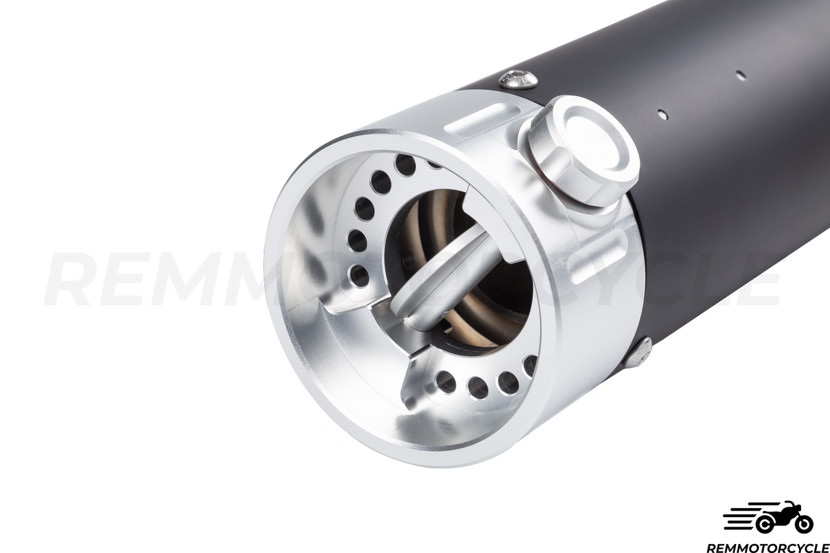 Schwarzer Auspuff im Schaltventil