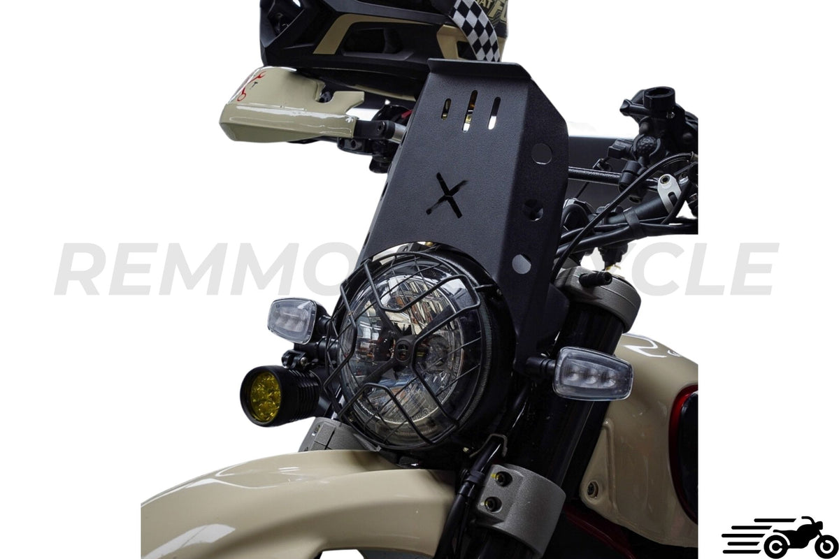 Tuulen hyppy -seikkailu Ducati Scrambler & Desert kelkka