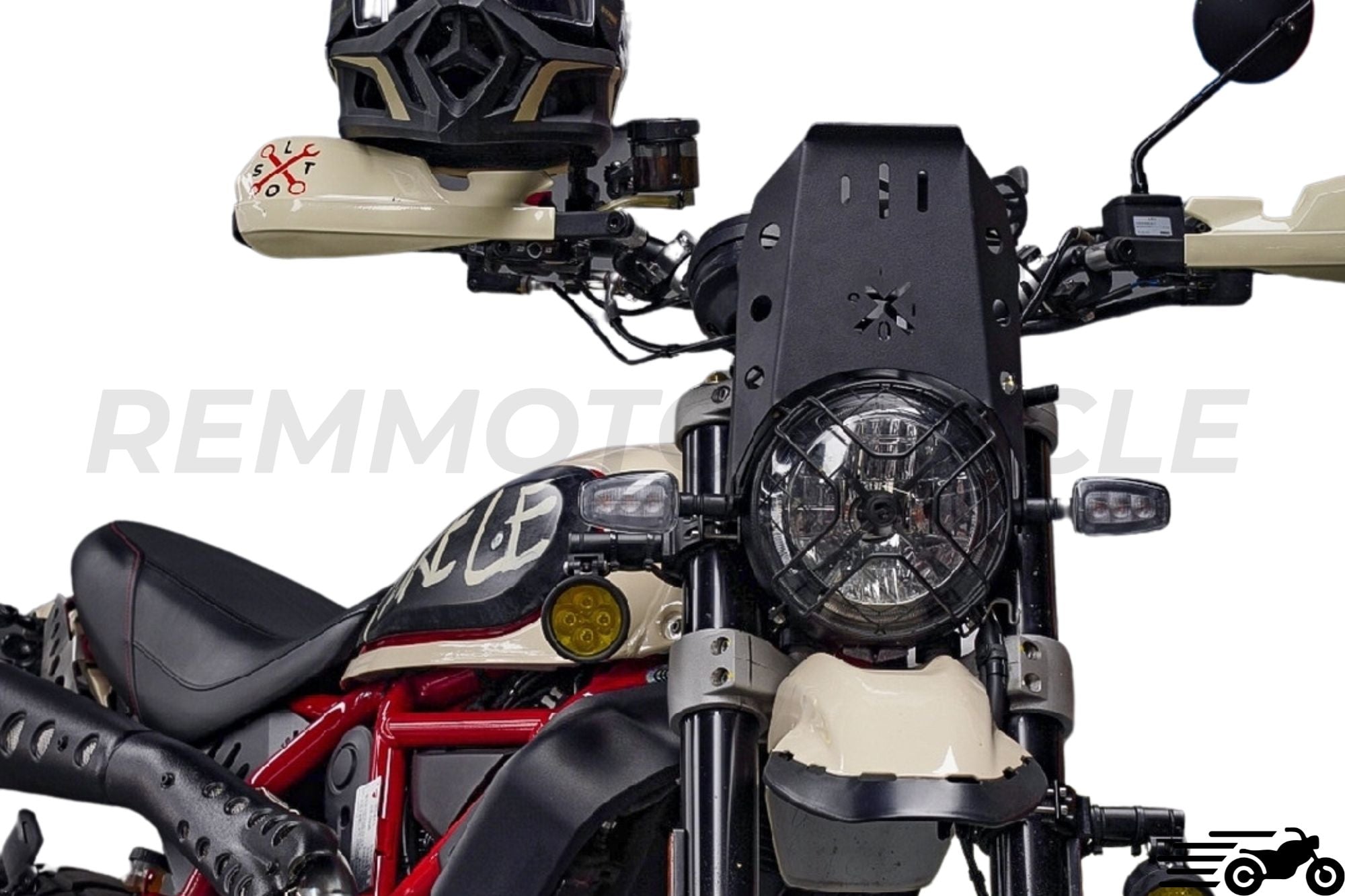 Tuulen hyppy -seikkailu Ducati Scrambler & Desert kelkka