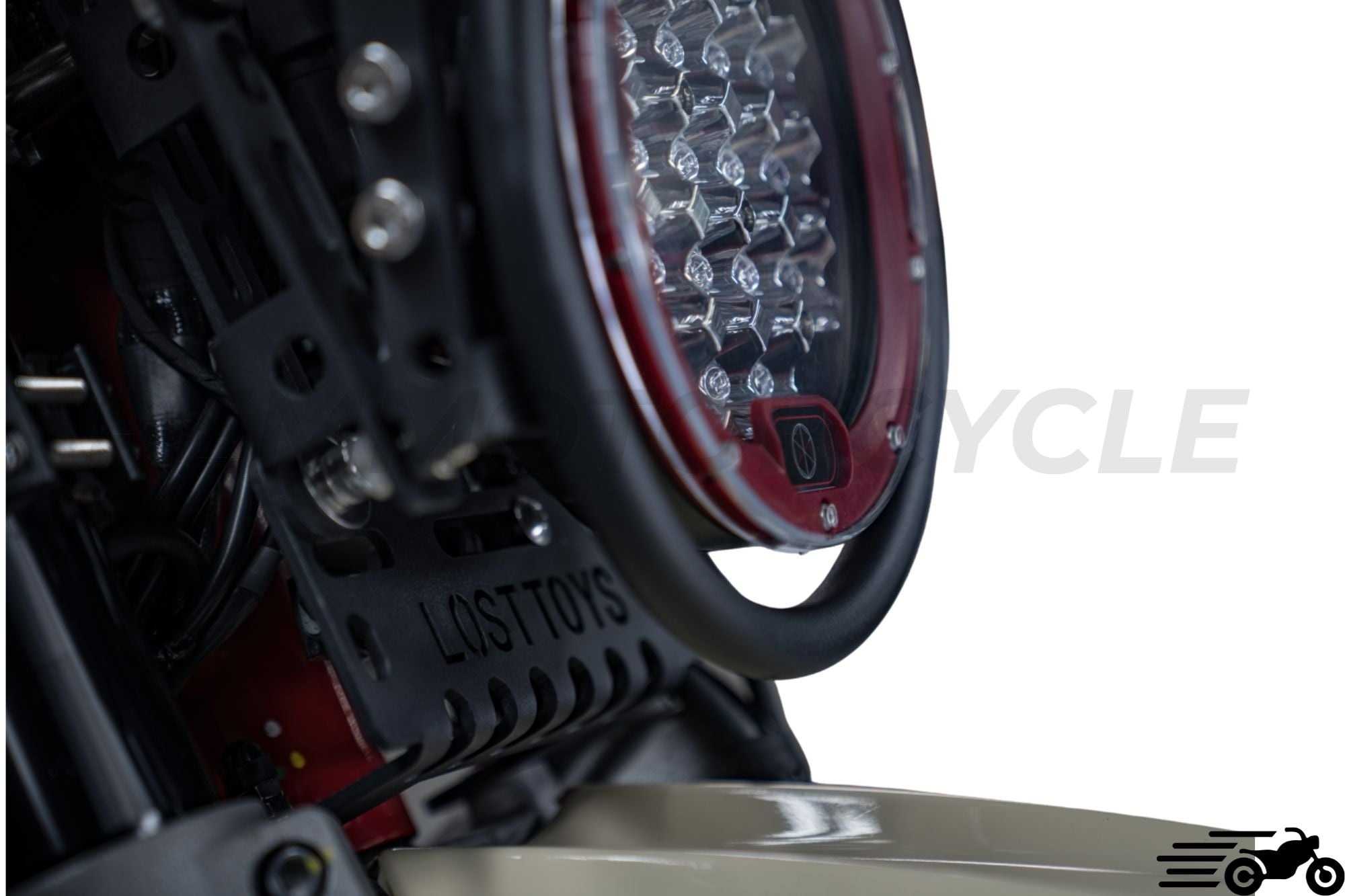 Lampu depan dengan Kepala Fork Ducati Scrambler x Desert Sled AVENTURE