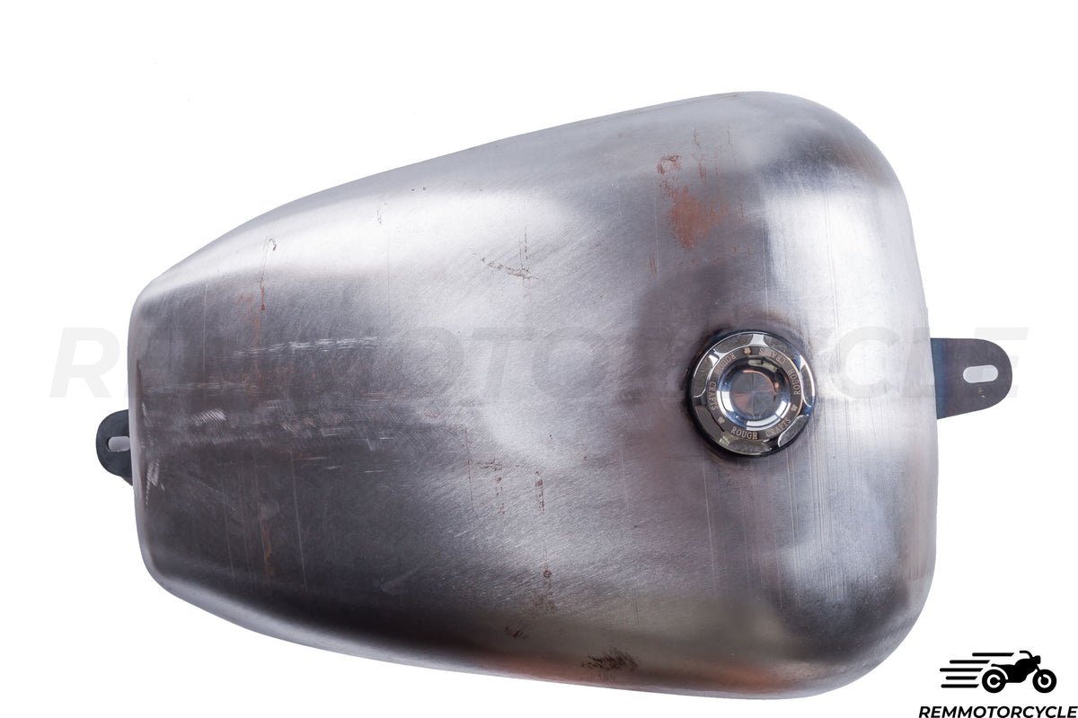 Shadow tank with marked sides