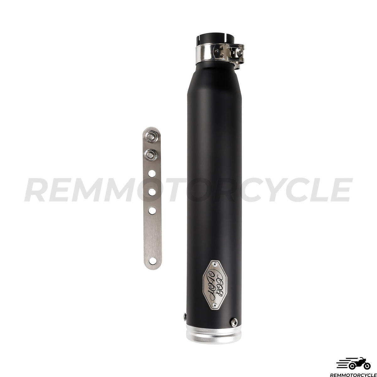 Schwarzer Auspuff mit schneller Schikane