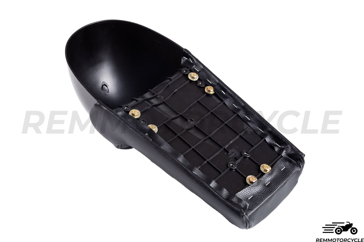 Cangkang kafe hitam pendek dengan pelana hitam