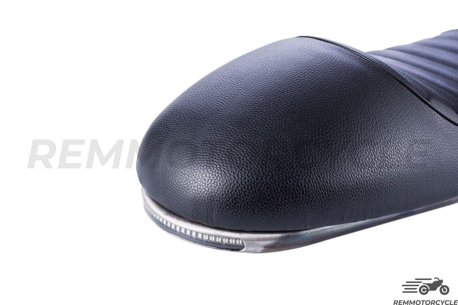 Renner schwarzer Sattel + lange flache Schleife + LED -Band